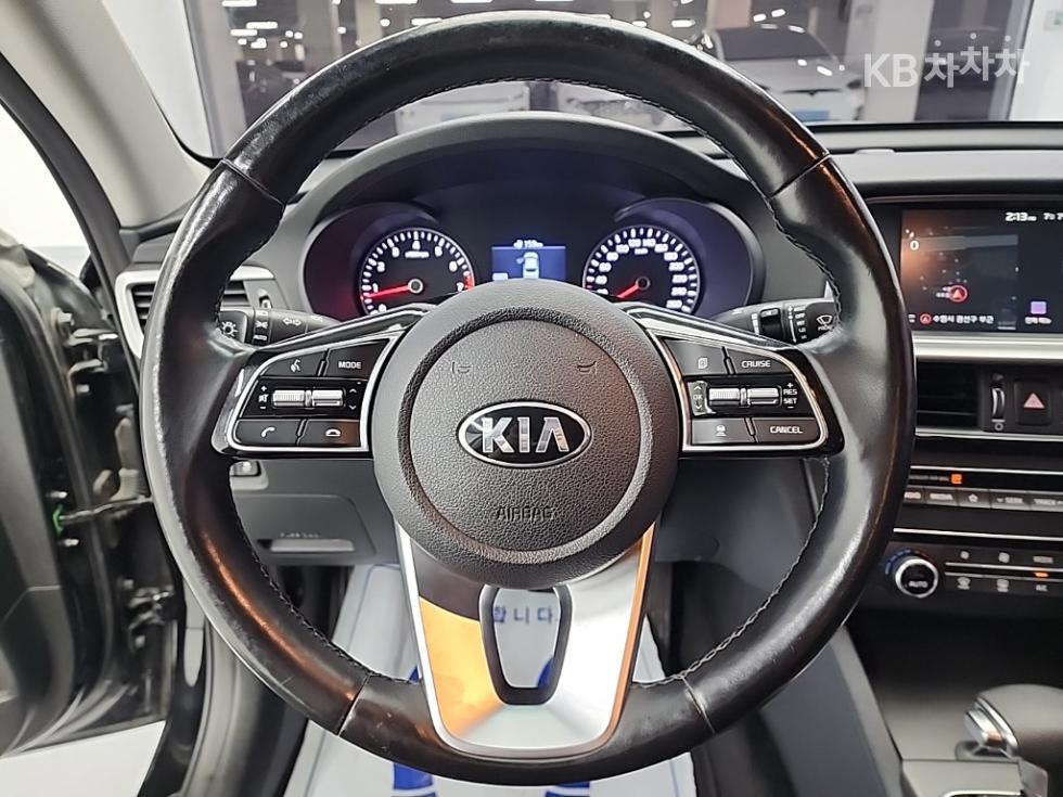 2019 Kia K5 2 photo