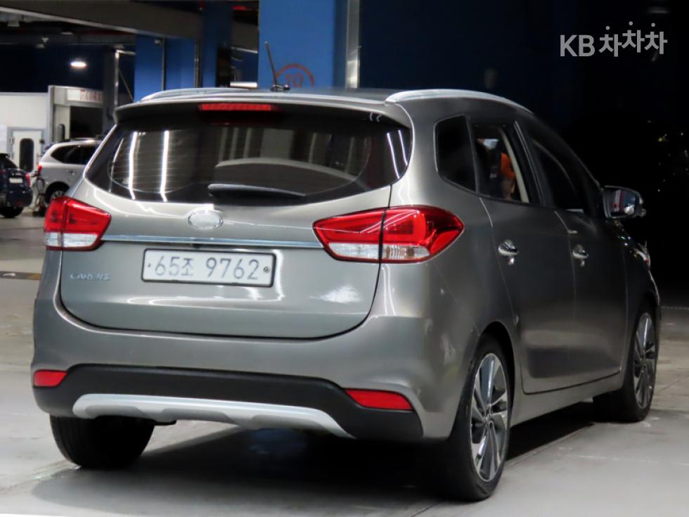 Kia Carens — miniaturë 4