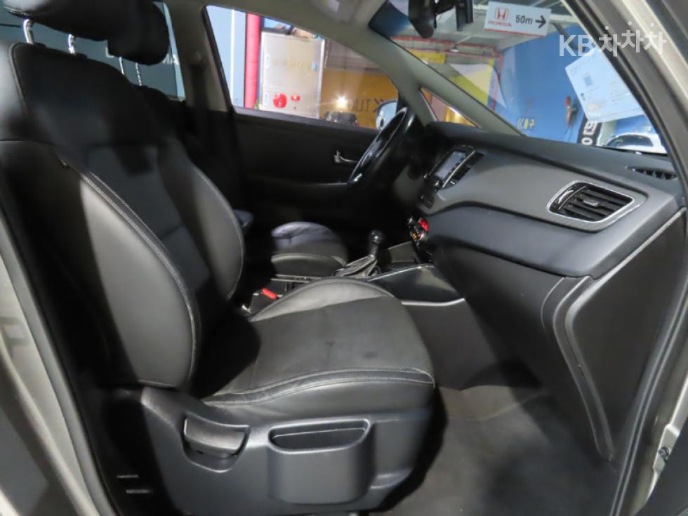 Kia Carens — miniaturë 8