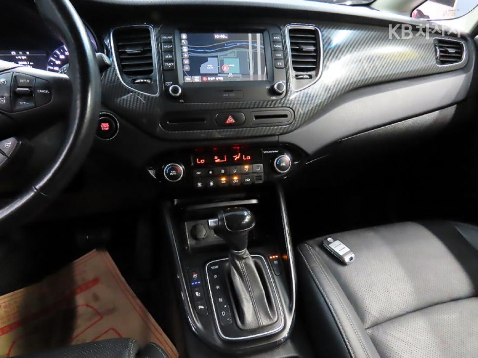 Kia Carens — miniaturë 12