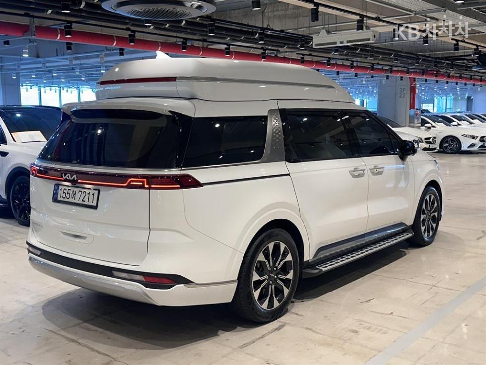 Kia Carnival — miniaturë 5