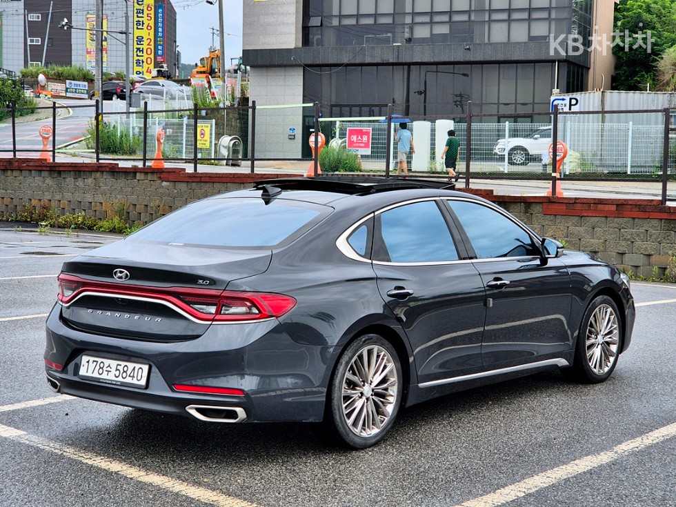 Hyundai Grandeur — miniaturë 4