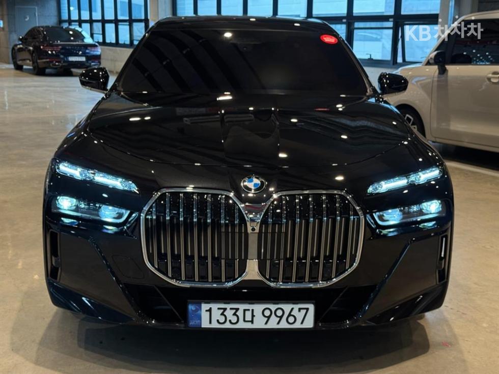 BMW 7er — miniaturë 2