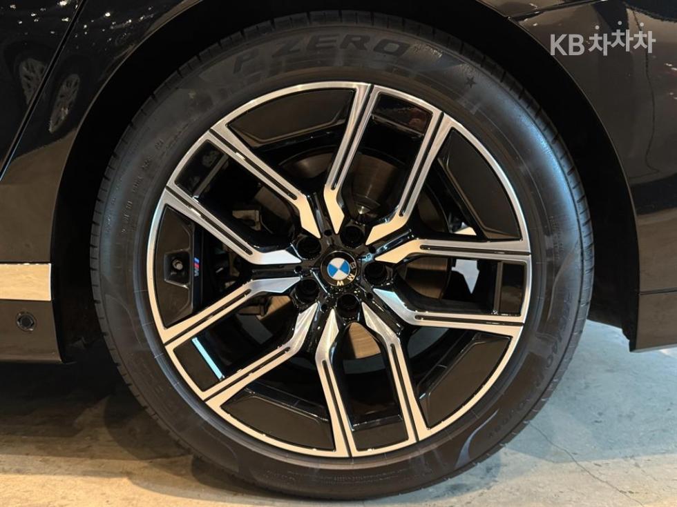 BMW 7er — miniaturë 6