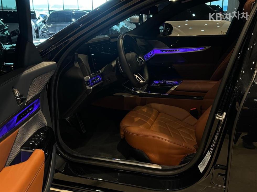 BMW 7er — miniaturë 8
