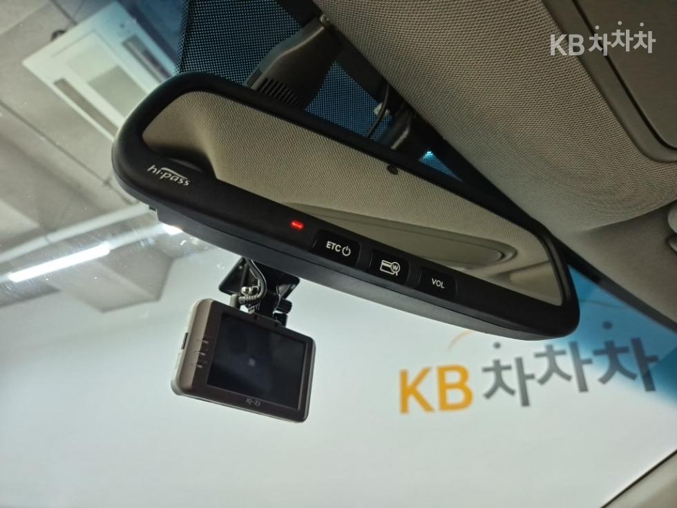 Kia Carnival — miniaturë 16
