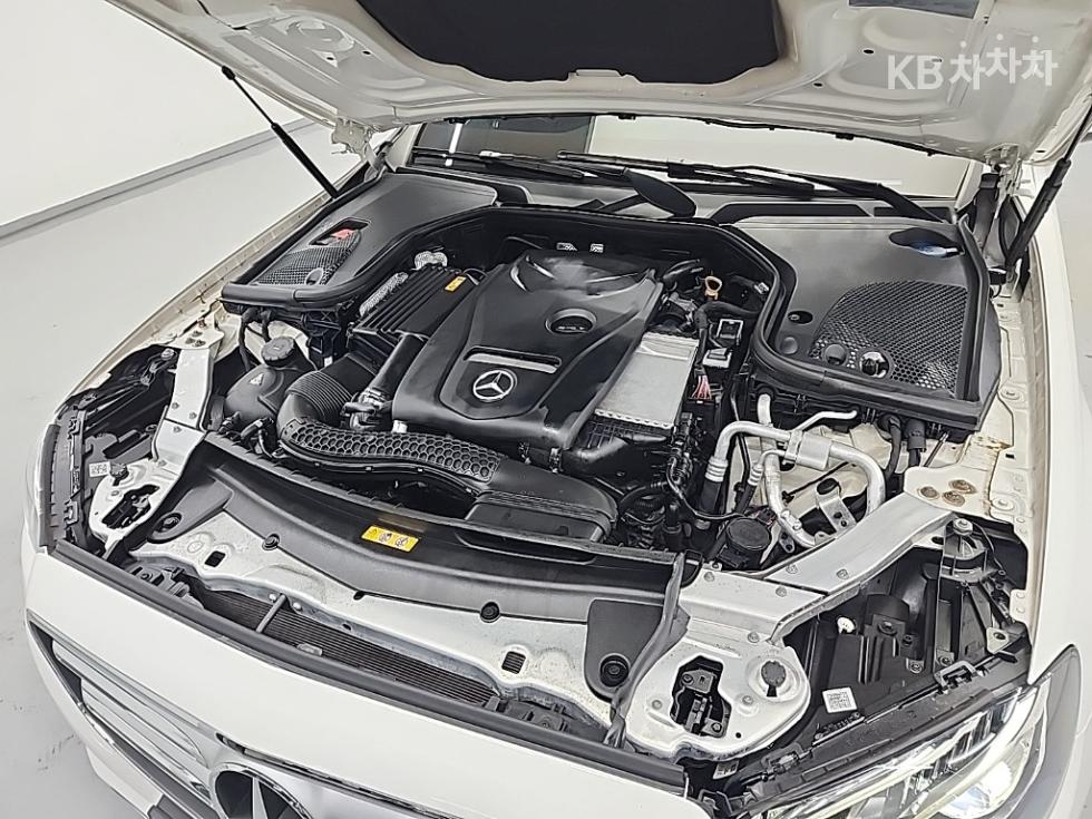Mercedes-Benz E-klasse — miniaturë 5