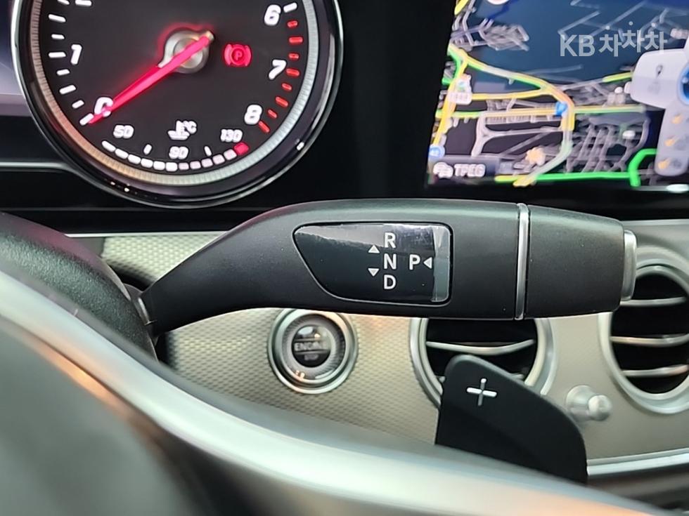 Mercedes-Benz E-klasse — miniaturë 8