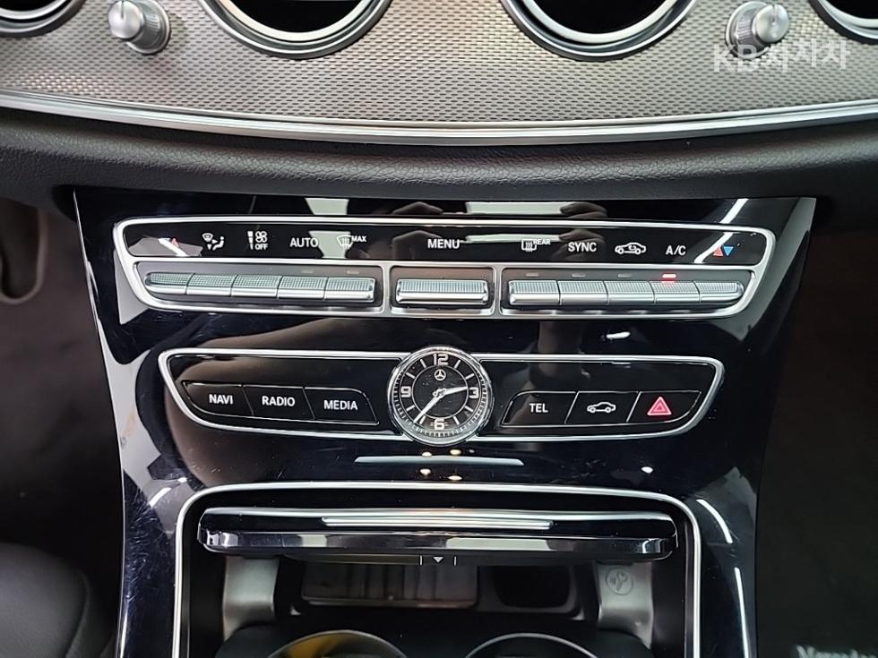 Mercedes-Benz E-klasse — miniaturë 10