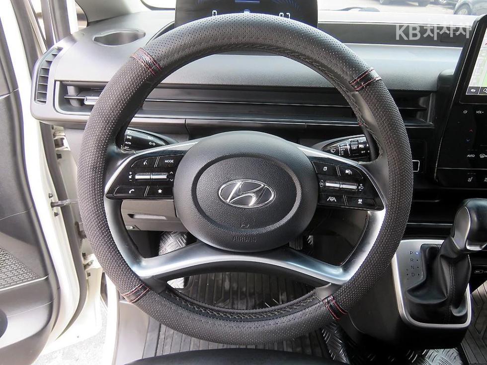 Hyundai Staria — miniaturë 10