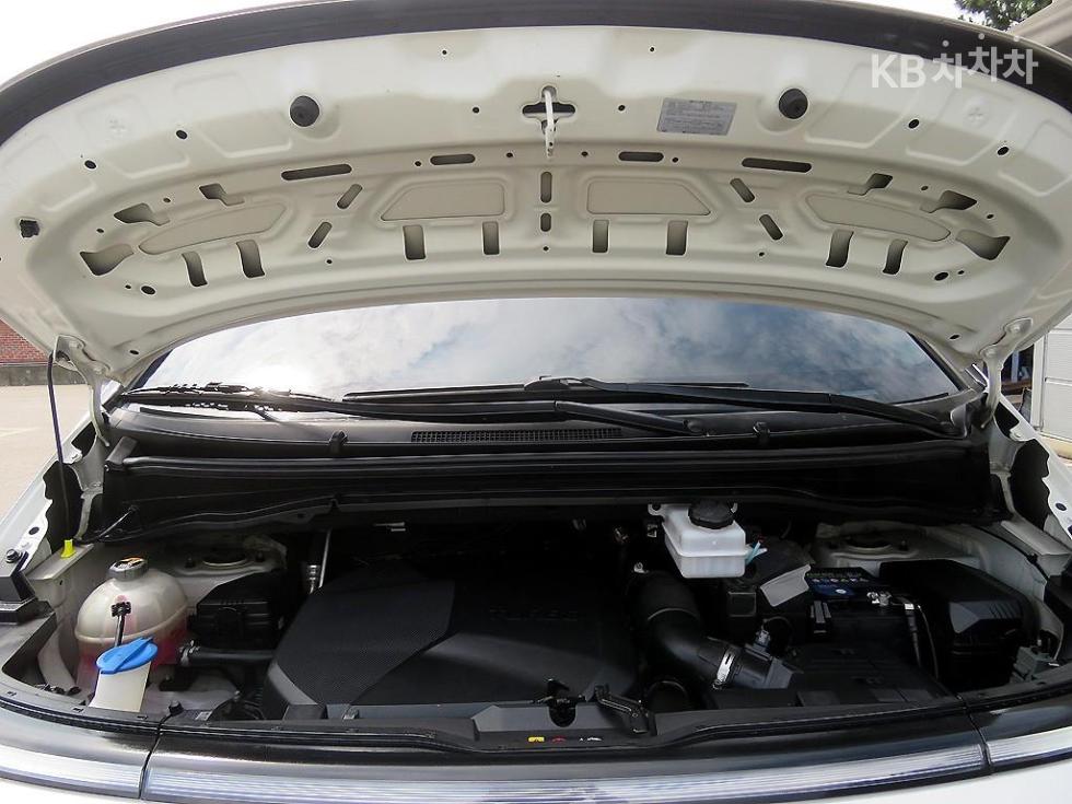 Hyundai Staria — miniaturë 17