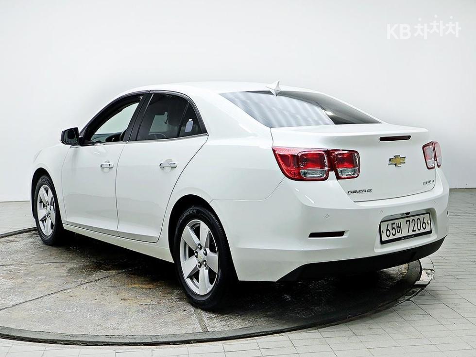 Chevrolet Malibu — miniaturë 4