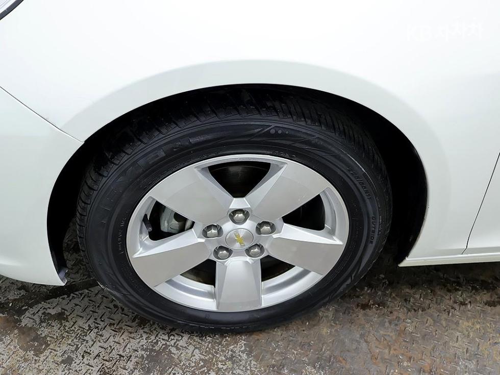 Chevrolet Malibu — miniaturë 7