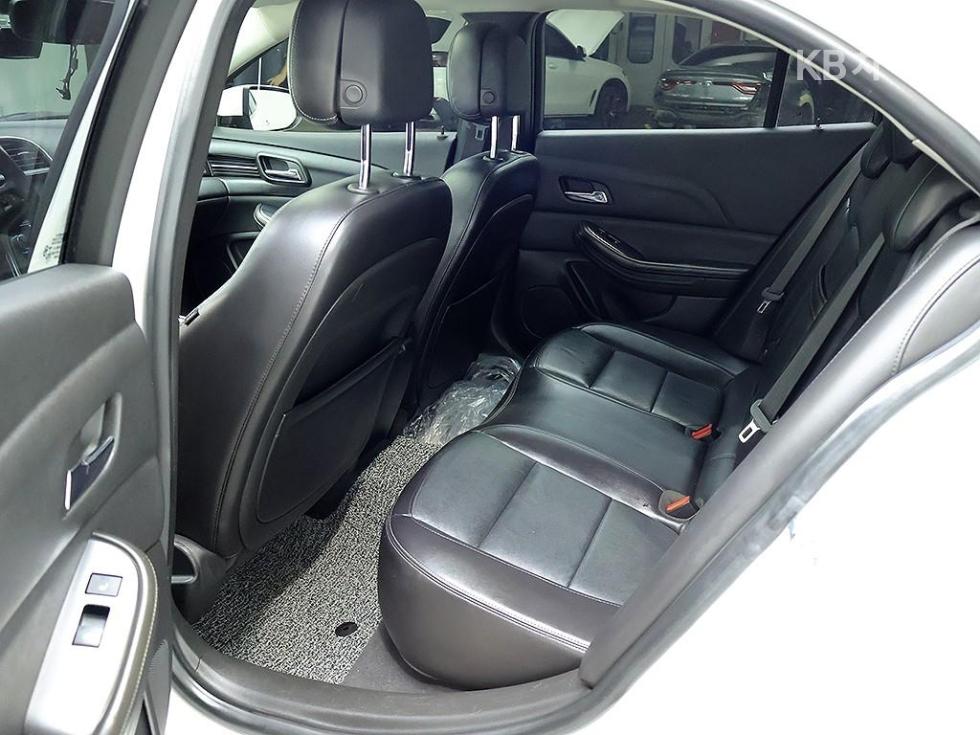 Chevrolet Malibu — miniaturë 12