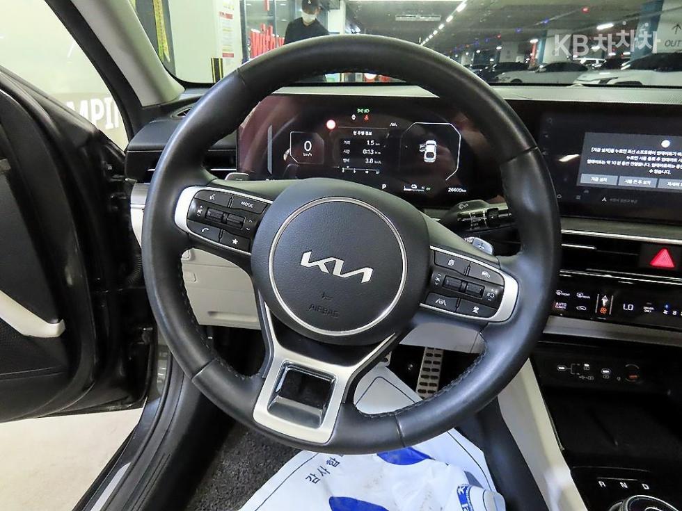 Kia K5 — miniaturë 8