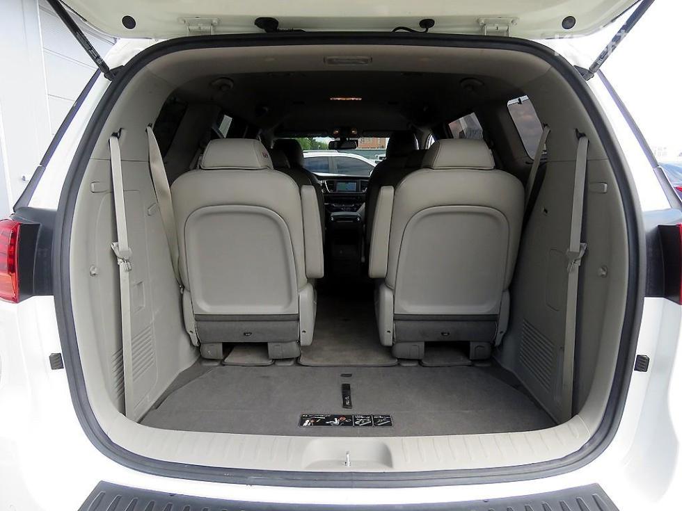 Kia Carnival — miniaturë 5