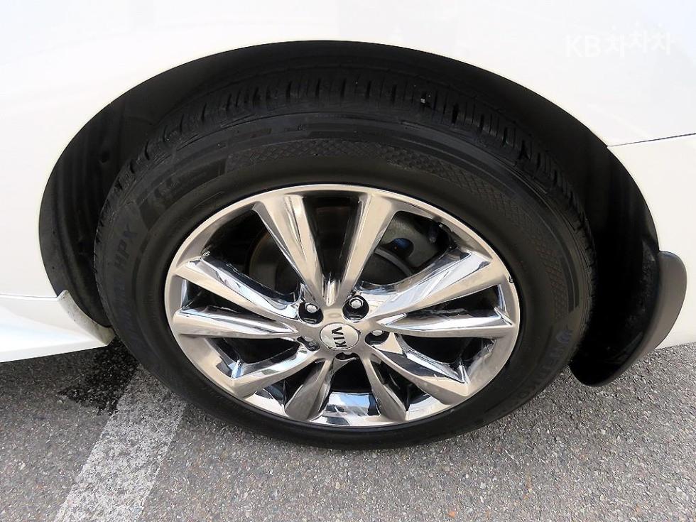 Kia Carnival — miniaturë 20
