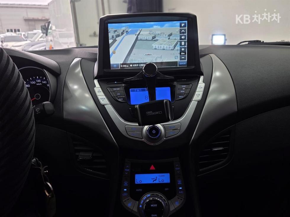 Hyundai Avante — miniaturë 10