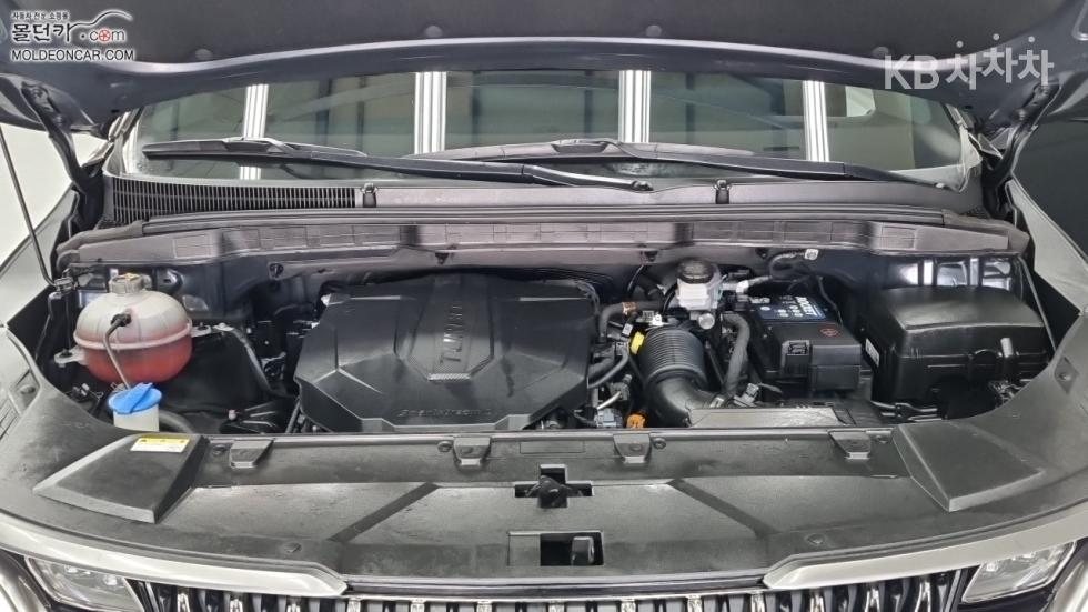 Kia Carnival — miniaturë 8