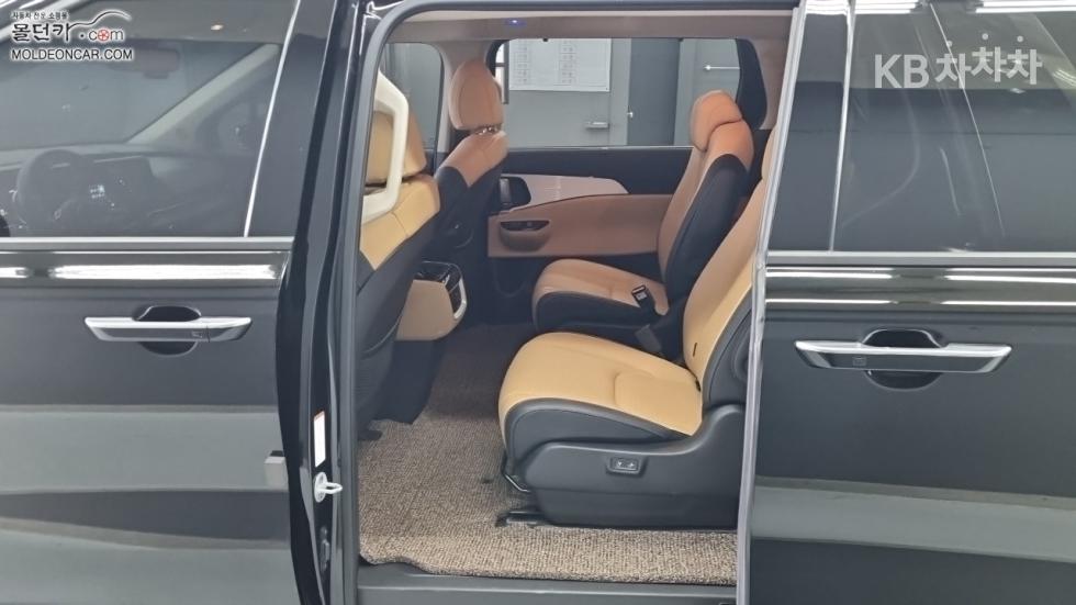 Kia Carnival — miniaturë 10