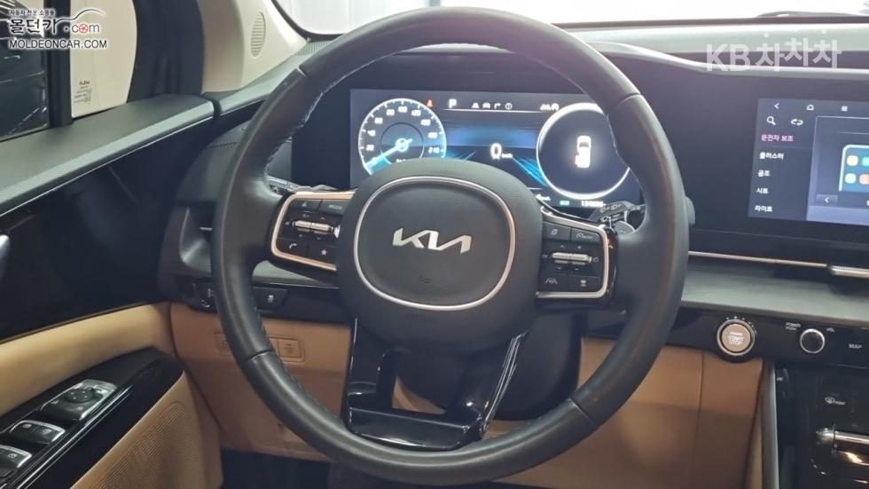 Kia Carnival — miniaturë 11