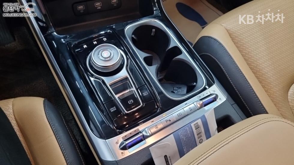 Kia Carnival — miniaturë 14