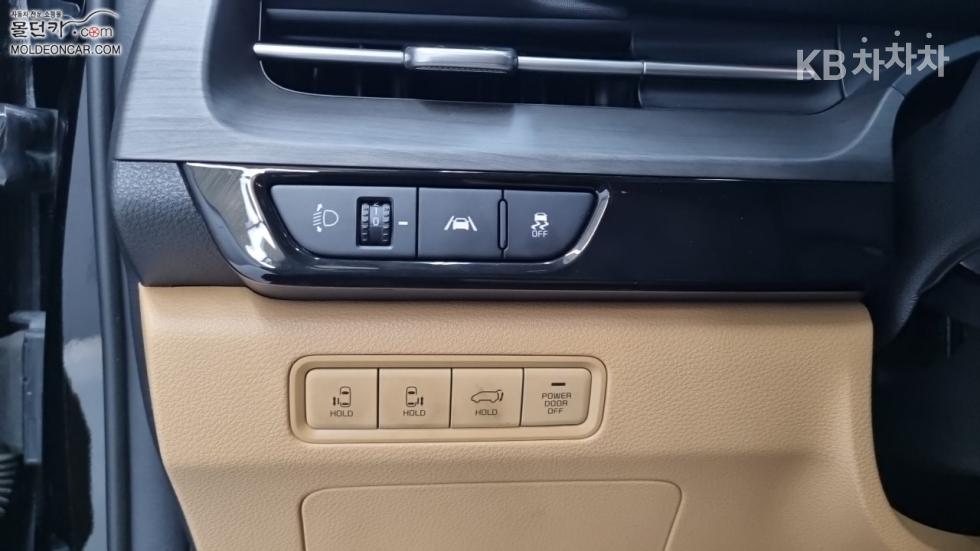 Kia Carnival — miniaturë 15