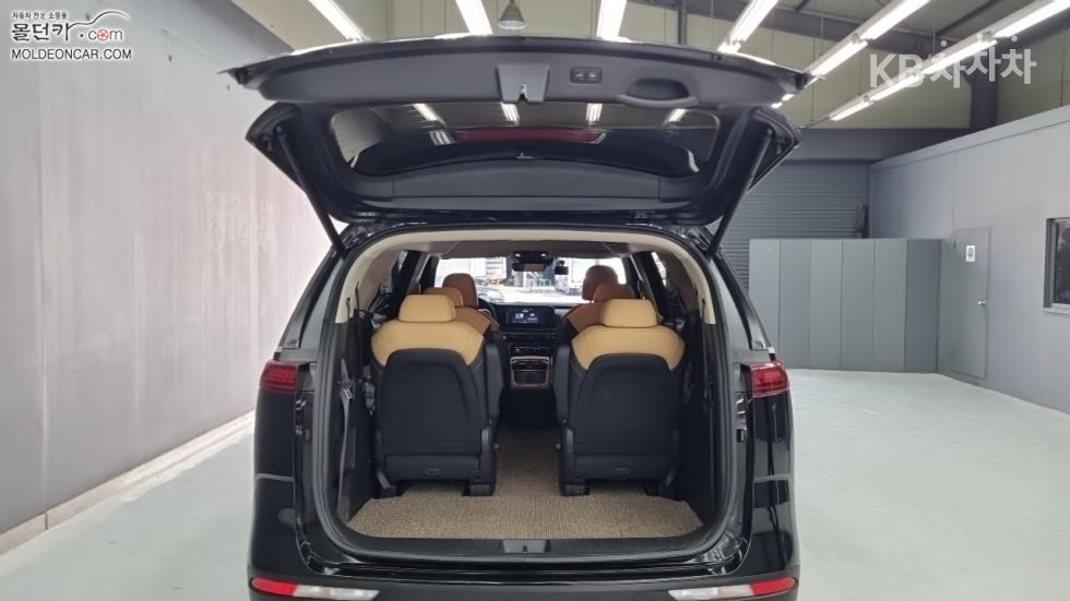 Kia Carnival — miniaturë 18