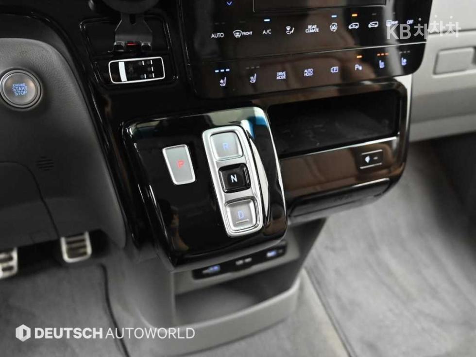 Hyundai Staria — miniaturë 9