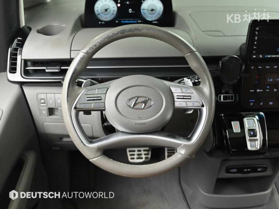 Hyundai Staria — miniaturë 13