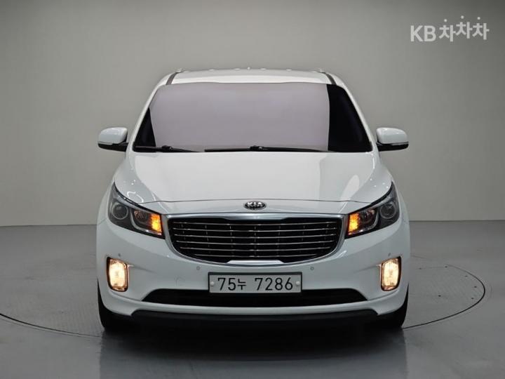 Kia Carnival — miniaturë 2