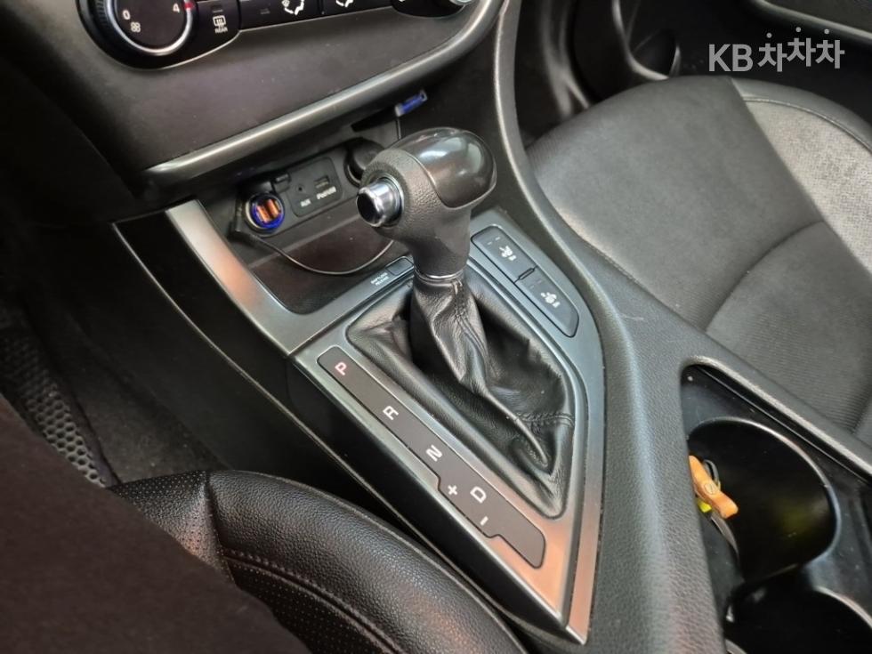 Kia K5 — miniaturë 8