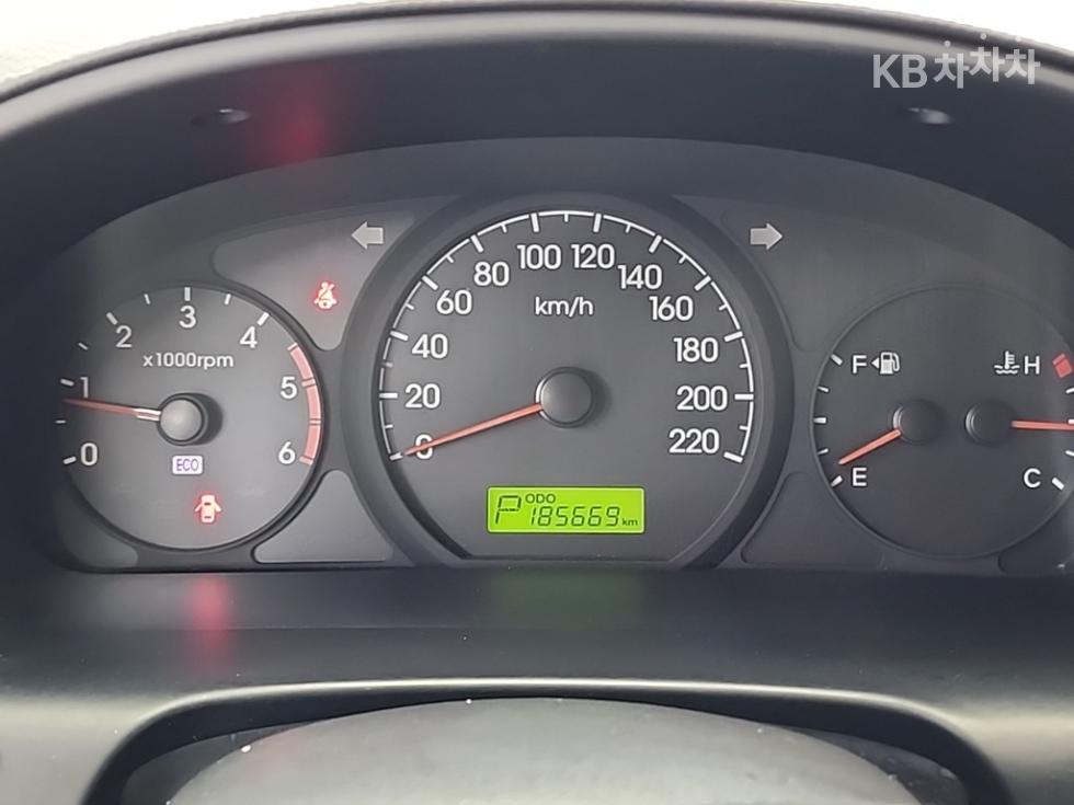 Hyundai Starex — miniaturë 6