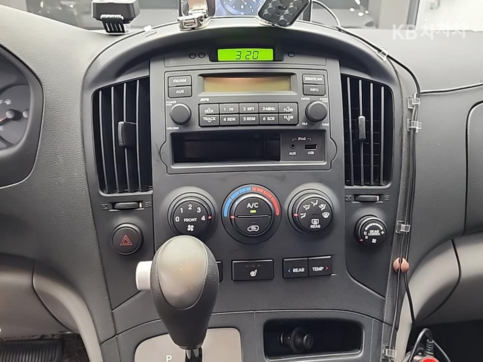 Hyundai Starex — miniaturë 10