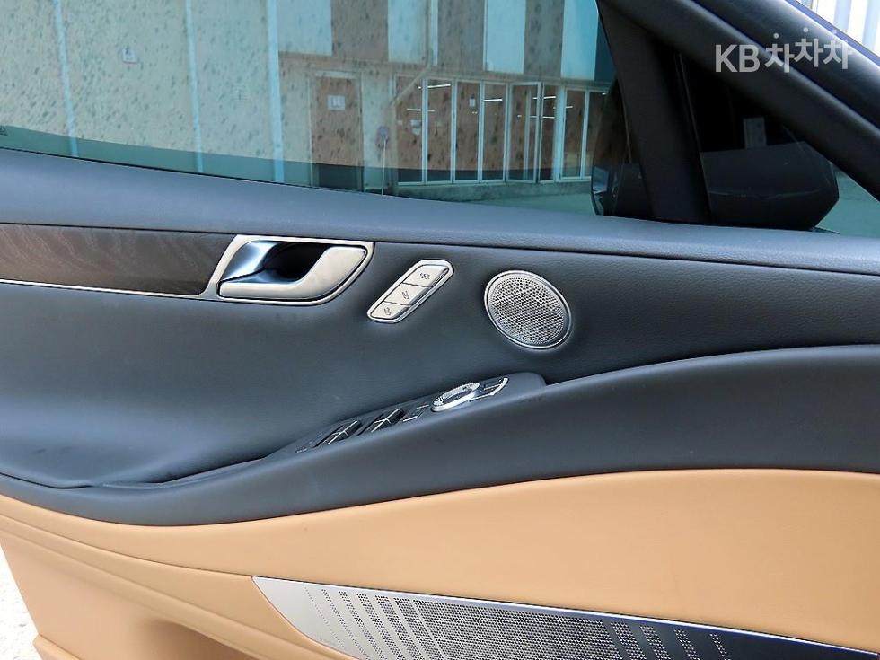 Genesis G80 — miniaturë 12