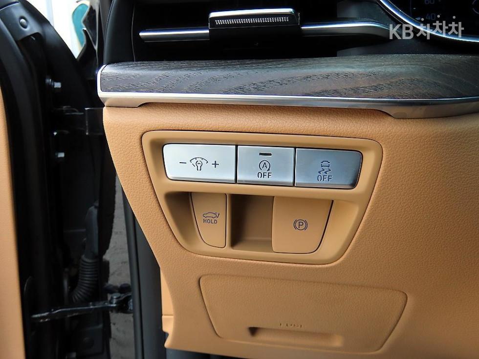 Genesis G80 — miniaturë 13