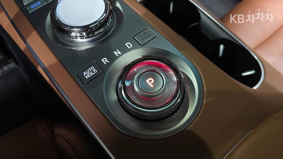 2023 Genesis GV70 photo