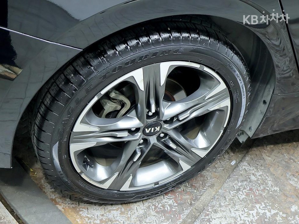 Kia K5 — miniaturë 7