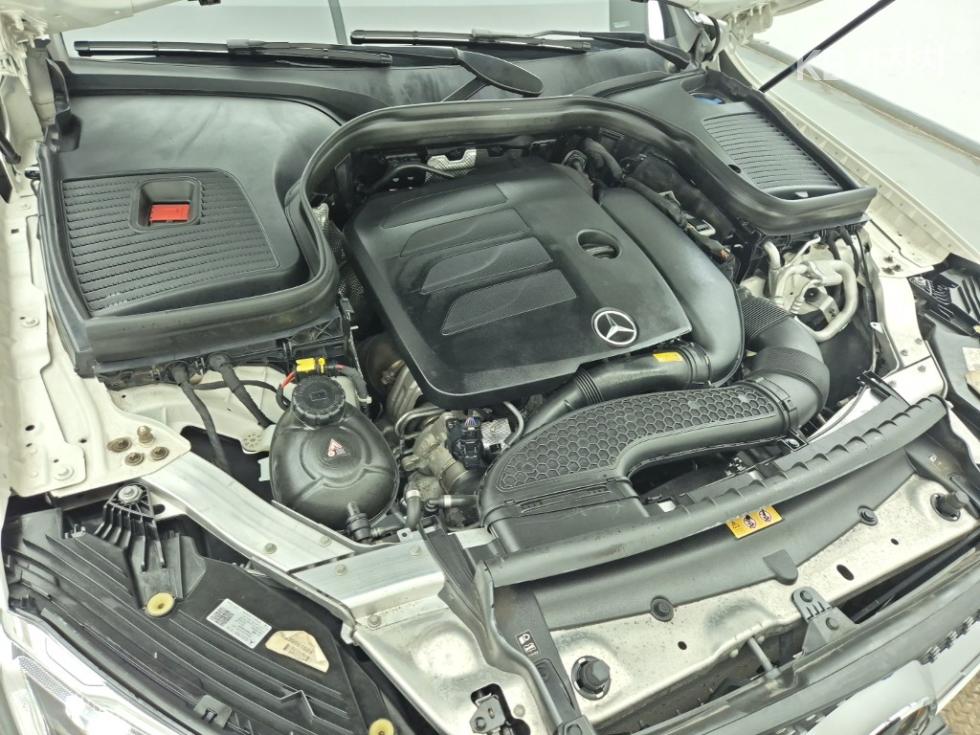 Mercedes-Benz GLC — miniaturë 6