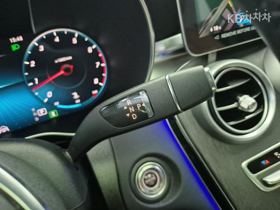 Mercedes-Benz GLC — miniaturë 8