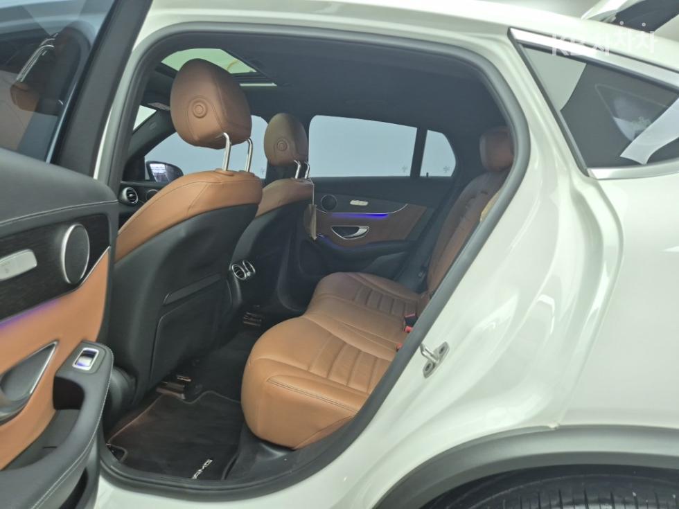 Mercedes-Benz GLC — miniaturë 12