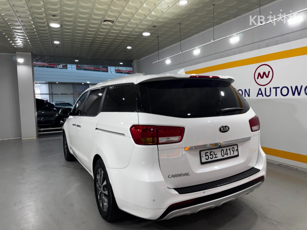 Kia Carnival — miniaturë 3