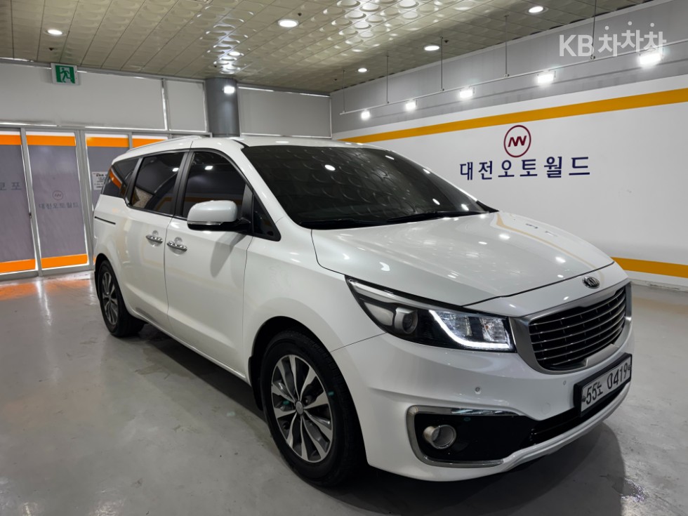 Kia Carnival — miniaturë 6