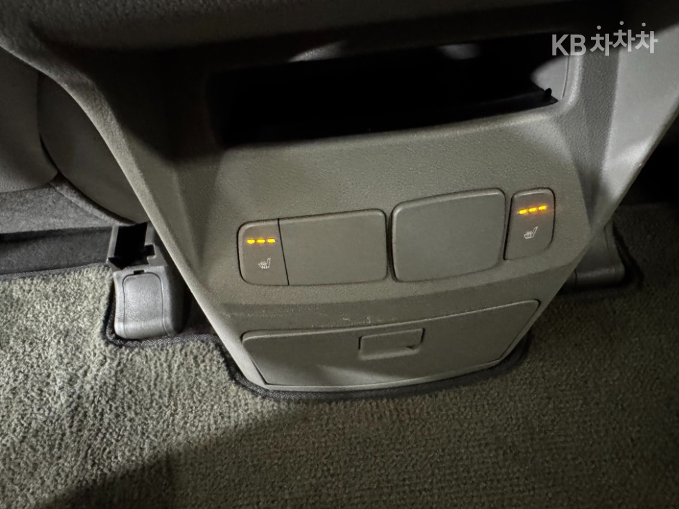 Kia Carnival — miniaturë 9