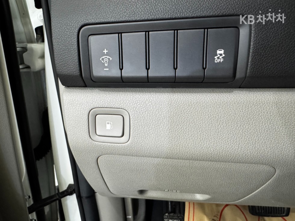 Kia Carnival — miniaturë 12