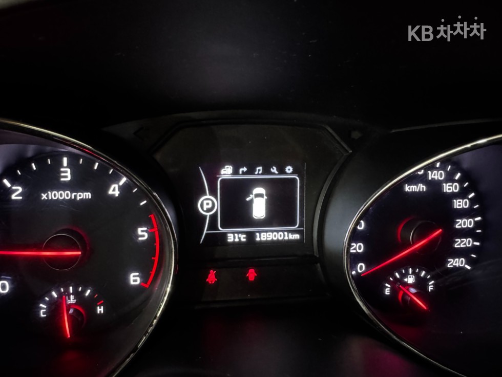 Kia Carnival — miniaturë 13