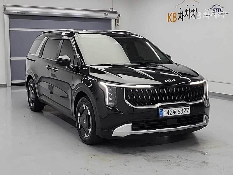 Kia Carnival — miniaturë 4
