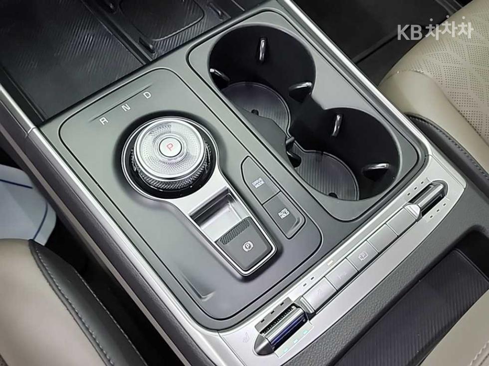 Kia Carnival — miniaturë 8