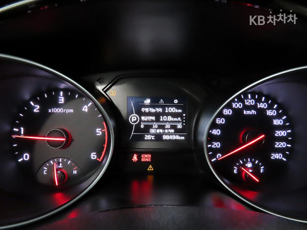 Kia Carnival — miniaturë 10