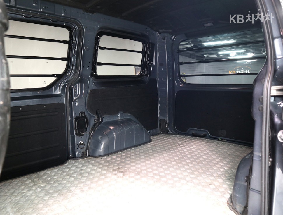 Hyundai Staria — miniaturë 10